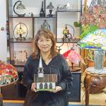 色さまざまで個性的 ステンドグラス制作 名張の中村さん