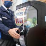 「いがてつ」グッズ気軽に 3駅にカプセルトイ スマホ決済で