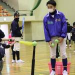 小学生が野球体験 高校球児らサポート 名張で「野球フェスタ」