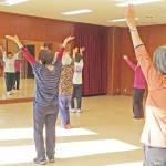 笑顔、健康、仲間づくりモットー 音楽に合わせ運動 名張