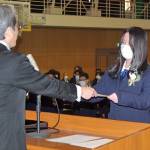 マスクなしOKも生徒「ちょっと恥ずかしい」 名張高で卒業式