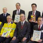 新小学1年生に交通安全・防犯グッズ 7団体が寄贈 名張市