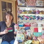 世界に一つの布小物 配色考える楽しみ 名張市の岡留さん