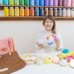 癒やしの「こねこ」 ランプや缶バッジ評判 名張の下原さん