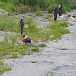 解禁前にアユの試し釣り 木津川支流の前深瀬川で 伊賀川漁協