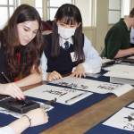 4年ぶり留学生受け入れ 米国の高校生と書道で交流 名張青峰高