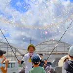 「魔法みたい」無数のシャボン玉に子どもたち歓喜 伊賀・猪田地区でイベント