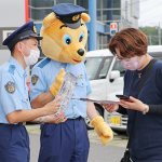 特殊詐欺に注意して 名張署が街頭啓発 マスコットも初参加