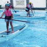 水上スポーツSUP体験 名張市民プール有効活用で 参加者募集