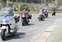 バイク談議に花が咲く 食事や温泉楽しむ 名張のツーリンググループ