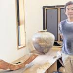 伊賀の伝統の技、一堂に 14日から伊賀陶芸会 生け花も会場彩る