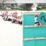 名張小で創立150周年記念式典 卒業生の元阪神・桑原さんと児童が交流