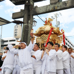 宇流冨志禰神社の秋祭り 4年ぶり通常開催に熱気 名張市