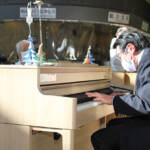 寄贈ピアノの優しい音色 患者らの心癒やす 名張市立病院で生演奏会