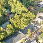 南宮山のふもと 上空から眺めた境内 伊賀・敢國神社