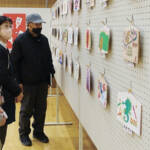 干支題材に絵馬 3サークルが合同展 27日まで名張市で