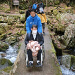 赤目渓谷でバリアフリー調査 誰もが楽しめる観光地へ