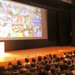 生徒が学習成果をホールで発表 名張高校の新系列