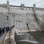 川上ダムを視察 巨壁の内部も 名張署協議会の委員ら