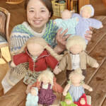 羊毛などの天然素材「ウォルドルフ人形」 創作励む伊賀市の岡崎さん