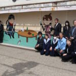 空き店舗にシャッターアート 高校生が忍者描く 伊賀市で