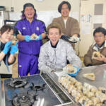 おにぎり結んで交流 ボランティアグループ「御結び」 名張