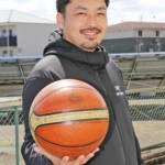 伊賀ドキの人 成長支えるバスケ監督
