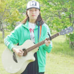 歌もギターも楽しく 「shuka」の名で弾き語り 名張の短大生・大西さん