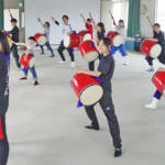 「エイサー」魅力伝えて20年 元気と笑顔の輪広げる 伊賀琉真太鼓