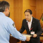 SNS型投資詐欺の被害を未然防止 美旗郵便局に感謝状 名張署