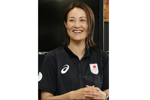 「次は監督で」パリ五輪なでしこコーチ　宮本ともみさん報告と抱負　伊賀市