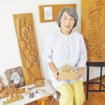 感情込めた木彫り レリーフから小物まで 名張の芝田さん