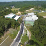 名張市滝之原の県道が2・3mから8mに拡幅 9日に供用開始へ