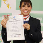 日本選手権水泳OWSで銅メダル 名張高3年・永田さん 市長に報告