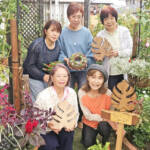 こだわりの庭で花談義「有意義で楽しい時間」 伊賀市の女性5人