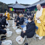 あったか足湯で無病息災祈る 護摩堂の修理完了祝い 名張市布生の惣正寺