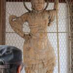 木造多聞天立像の修復完了 伊賀・観菩提寺へ戻る 県指定文化財