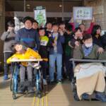 美旗市民センターに生徒手作り門松 伊賀つばさ学園