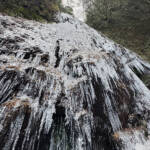 大日滝が2年ぶり氷瀑 赤目四十八滝 名張市