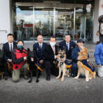 警察犬5頭に委嘱書 伊賀署が交付