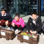 つばさ学園生徒が花届ける 「地域に笑顔咲かせよう」 伊賀市で