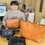 独自ブランドも 家族で生産するバッグ 伊賀市のアイズ
