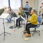 聞いて楽しめる演奏を リコーダーサークル「紙飛行機」 伊賀