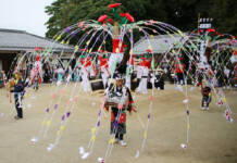 万博でも披露の神事踊 優雅に舞う 伊賀・勝手神社