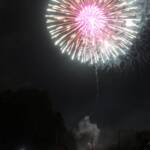 10月の夜空に奉納煙火 迫力の手筒花火も 伊賀・手力神社