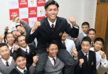 神村伊賀・西川内野手は広島6位指名「日本を代表する遊撃手に」 プロ野球ドラフト