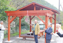 憩いの場、東屋完成 中世城館巡る人も立ち寄って 伊賀・中馬野