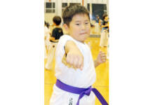空手道の全国大会で初優勝 小3の辻部さん 伊賀・義心塾
