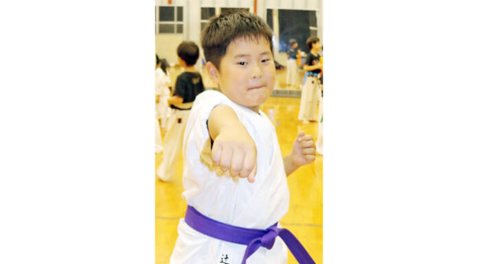 空手道の全国大会で初優勝 小3の辻部さん 伊賀・義心塾