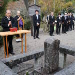 芭蕉の遺徳しのぶ「しぐれ忌」 法要に100人 伊賀市で